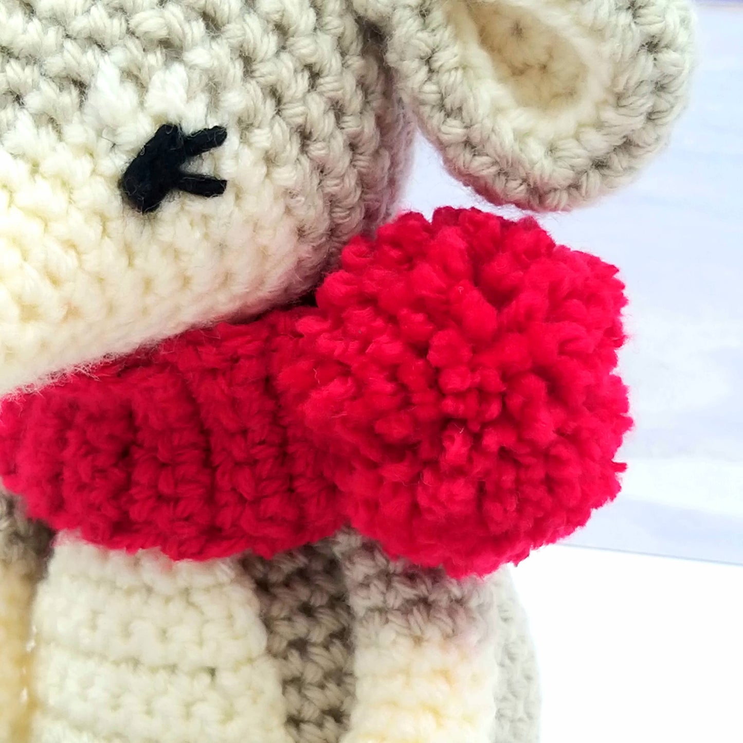 Crochet Reindeer  - Scarf detail
