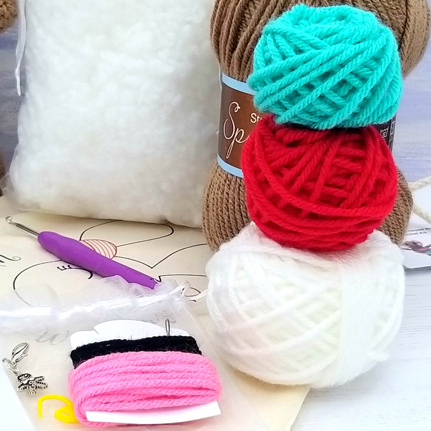 Wool in Gingerbread Crochet Kit - white, red and blue