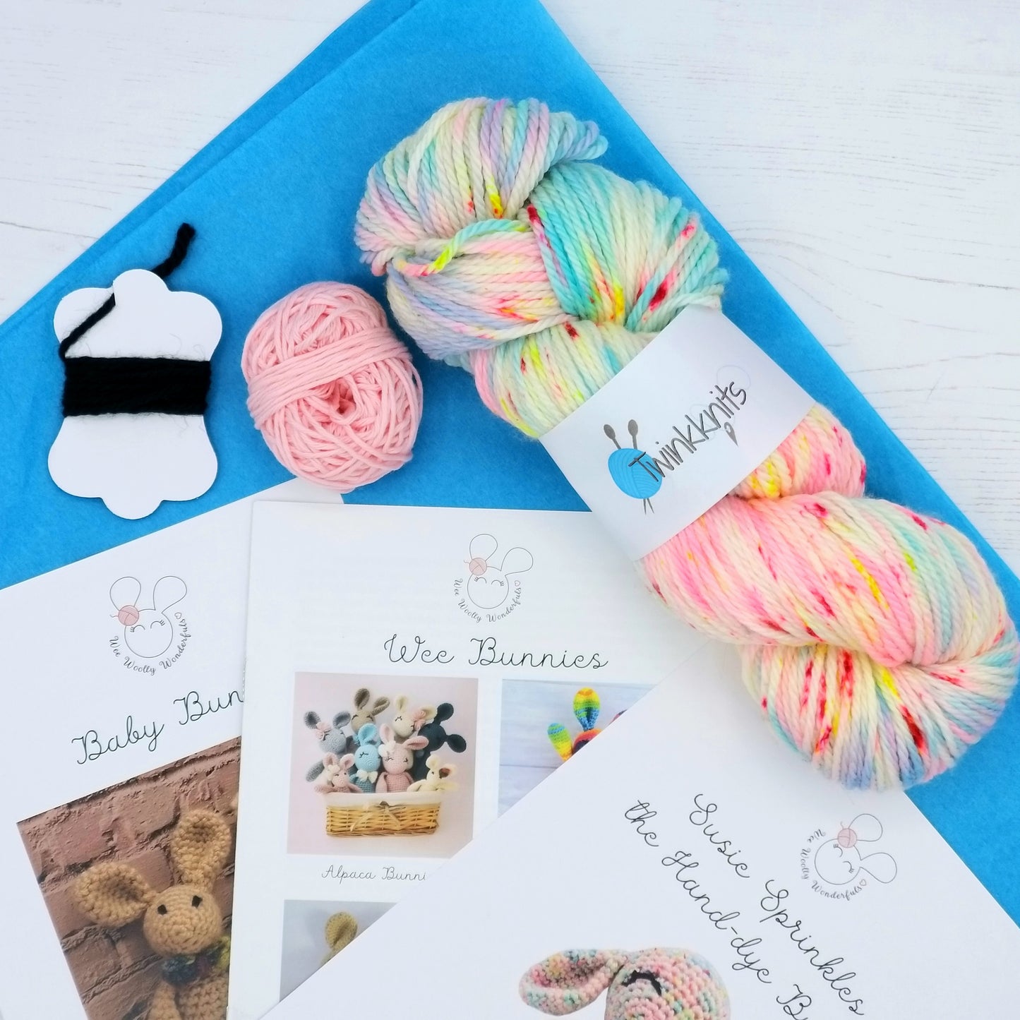 Hand-dye Wool subscription - pack contents