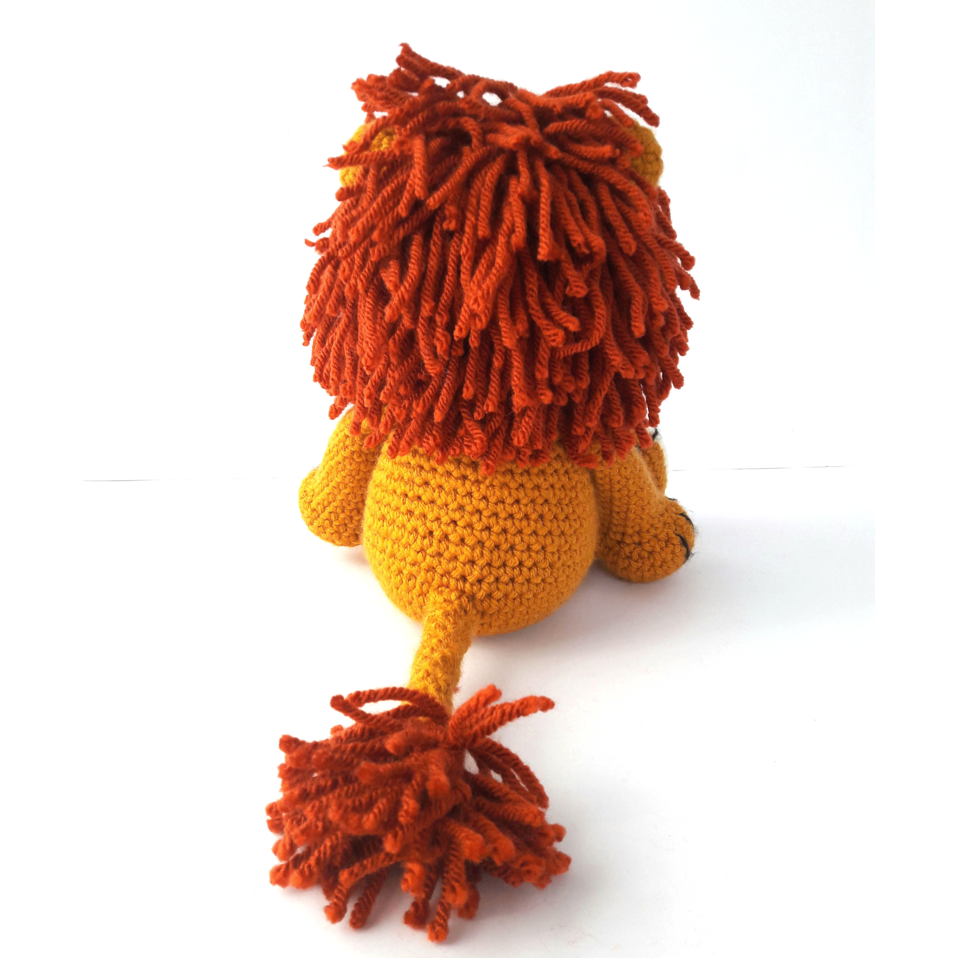 Detail showing crochet stich in lions tail