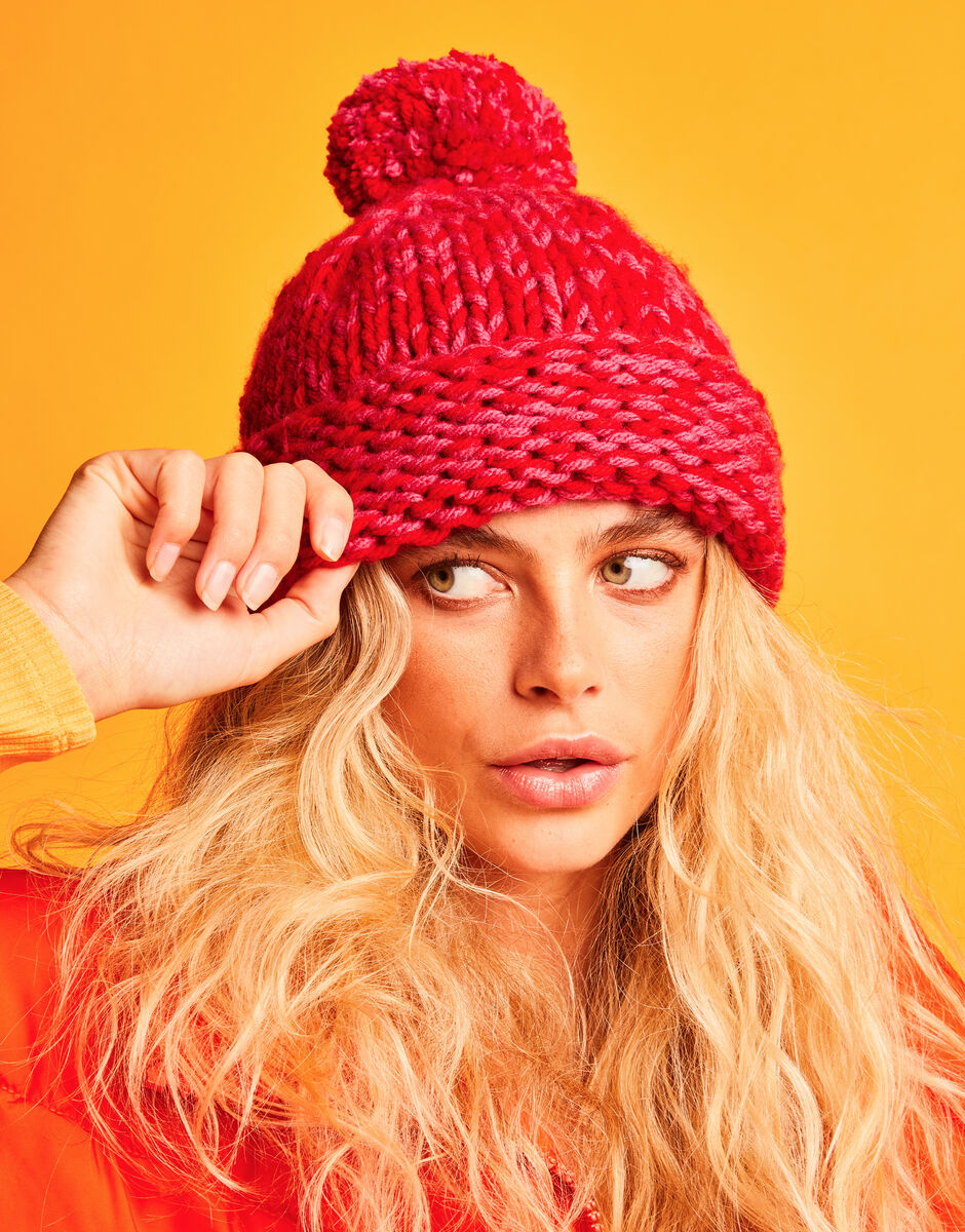 Sirdar Kith & Kin Adult's Giant Hat Knitting Kit – Wee Woolly Wonderfuls