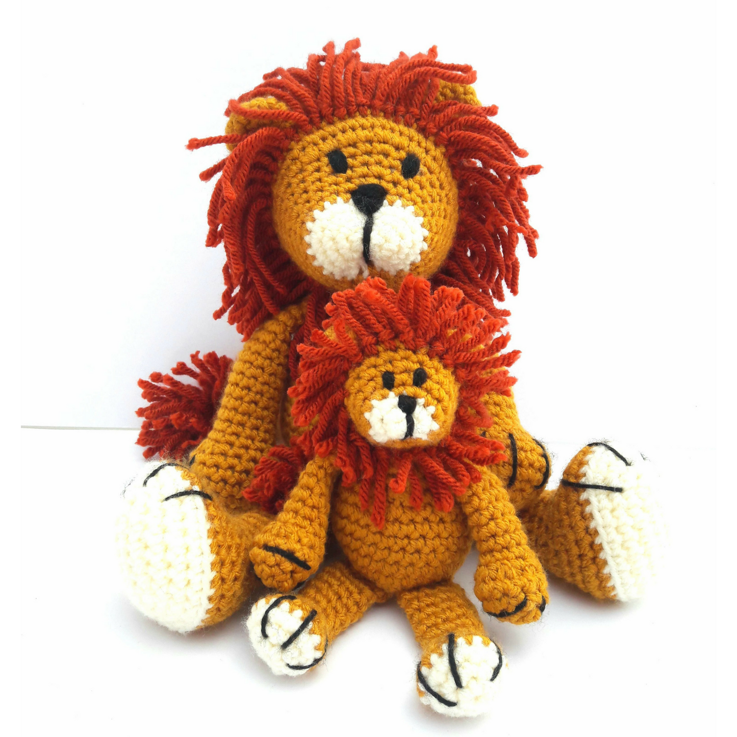 Full size crochet lion and baby crochet lion